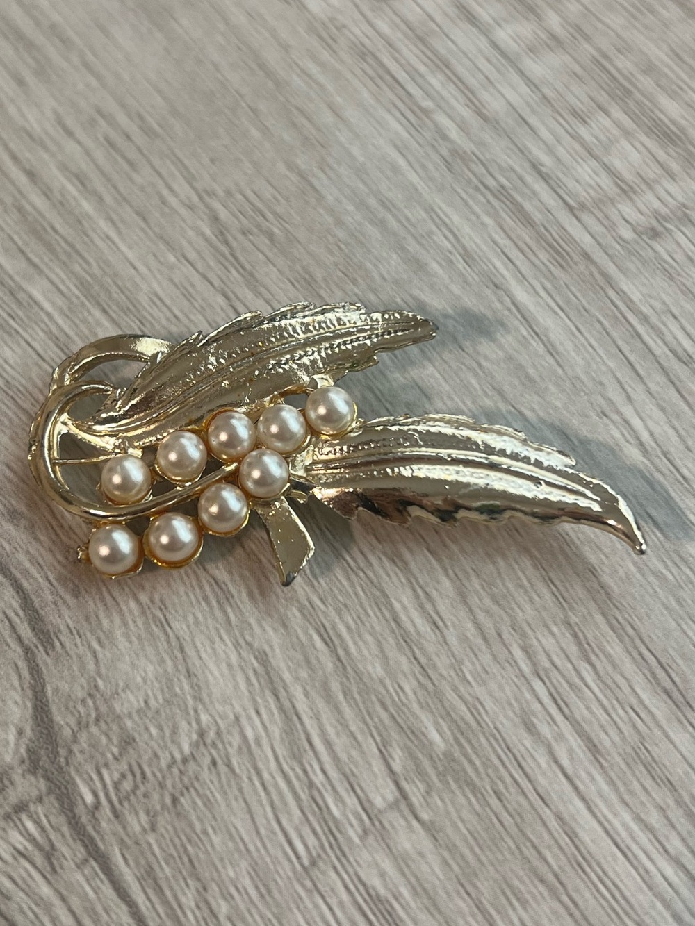Vintage Gold-Tone Leaf & Faux Pearl Spray Brooch
